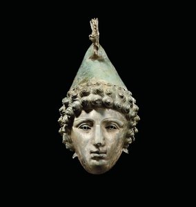 Crosby Garrett -kypärä, 1.–2. vuosisadan loppu jKr (pronssi) (katso myös 871729-34, 482018 ja 413093-94) tekijältä Roman Roman