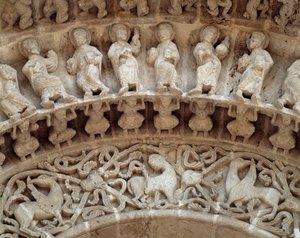 Yksityiskohta eteläportaalin veistoksia tekijältä Romanesque