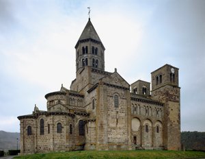 Romaaninen taide: näkymä Saint-Nectairen kirkolle (1100-luku). tekijältä Romanesque
