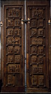 Romaaninen taide: Puinen ovi 1100-luvun puolivälistä Kapitolisen Marian kirkolle Kölnissä, Saksassa (Sankt Maria im Kapitol, Koln) tekijältä Romanesque