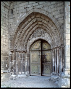 Näkymä kirkolle tekijältä Romanesque