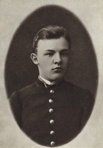 Lenin lukiosta valmistuneena, Simbirsk, 1887 tekijältä Russian Photographer