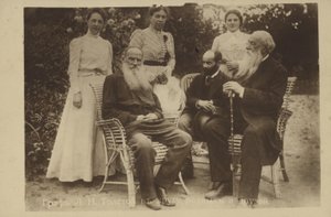 Leo Tolstoi perheen ja ystävien kanssa tekijältä Russian Photographer