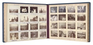 Venäjän keisarillinen perhe, sivu valokuva-albumista, n. 1897-1899 (b/w kuva) (katso myös 487673-80) tekijältä Russian Photographer