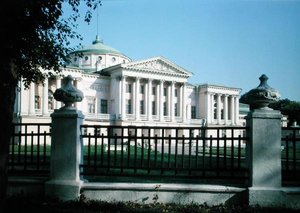 Šeremetjevin palatsi Ostankinossa, rakennettu 1770-luvulla tekijältä Russian School