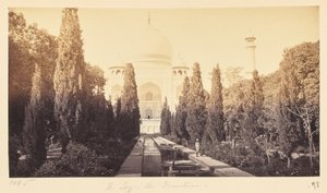 Agra; Taj Mahal suihkulähteeltä nähtynä tekijältä Samuel Bourne