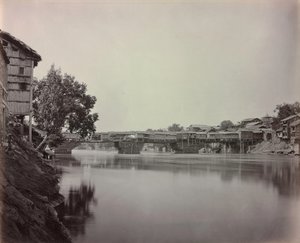 Bridge of Shops, Srinagar, Kashmir, 1864. tekijältä Samuel Bourne