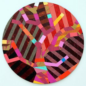 Twixt Heaven & Earth VII-A (akryyli pyöreällä levyllä) tekijältä Sara Hayward