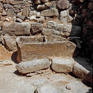 Nuraginen kulttuuri (nuraghi) Sardinia: Su Nuraxin megaliittisen alueen nuragisen kaupungin rauniot: yksi asunnoista. 1100-1050 eaa. Barumini Sardinia Italia