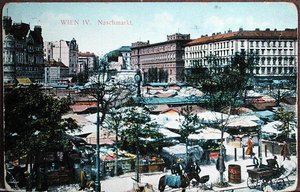 Postikortti, joka kuvaa Naschmarktia (ruokatori) Wienissä, n. 1915 (värilitho)