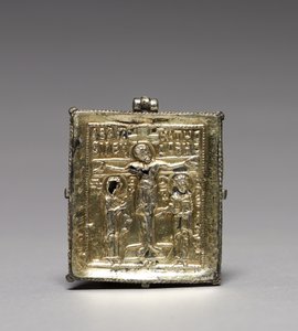 Enkolpion ja ristiinnaulitseminen (edessä) sekä pyhät Theodore ja George (takana).
