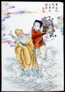 Kevään allegoria Nainen, jolla on kukkakori, ja vanha mies kävelee suihkussa. Maalaus anonyymille posliinille, Kiina tekijältä School Chinese