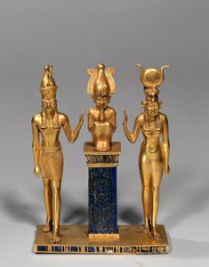 Egyptiläinen antiikki: Osirian kolmikko Osorkonin nimessä (Osiriksen ympärillä Isis ja Horus. Kultariipus ja lapis lazuli (lapis lazuli). 22. dynastia, matala aika. Pariisi, Louvre-museo