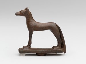 Saakaali tai koira (pronssi) tekijältä School Egyptian