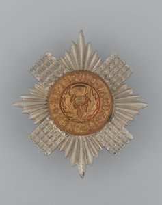 Cap badge, c.1896-1920 (metal)finn tekijältä School English