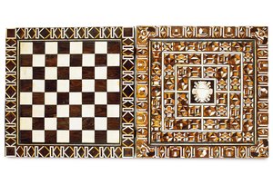 Eteläsaksalainen marquetry-pelilaatikko, Augsburgista tai Nürnbergistä, 1500-luvun loppu - 1600-luvun alku (eebenpuu, norsunluu, helmiäinen, pähkinä ja hedelmäpuu)