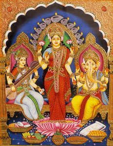 Lord Ganesh ja Laxmi ja Saraswati miniatyyri maalaus paperille Gold kohokuvioitu Intia tekijältä School Indian