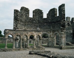 Mellifont Abbey sijaitsee lähellä Droghedaa