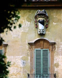 Yksityiskohta Villa la Pietran eteläisestä julkisivusta (kuva) tekijältä School Italian