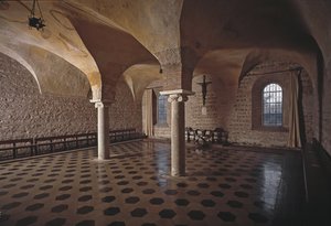 Näkymä Pyhän Vincentin ja Pyhän Anastasian kolmen suihkulähteen luostarin (Tre-Fontane) (Chiesa dei Santi Vincenzo e Anastasio alle Tre Fontane) kirkkosalista (pyhän Vincenzo e Anastasion kirkon kapitusali, abbazia delle Tre Font tekijältä School Italian