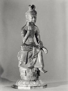 Bodhisattva istuu meditatiivisessa asennossa, n. 645-794 (kullattua pronssia) (m/v kuva) tekijältä Japanese School