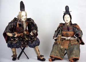 Japanilaisia Edo-kauden nukkeja Boys Party -tapahtumassa. Captier Collection. Pariisi tekijältä Japanese School
