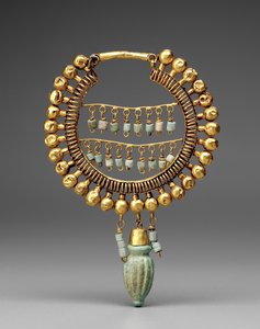 Korvakoru, 550-330 eKr. (kulta ja fajanssi) tekijältä School Persian