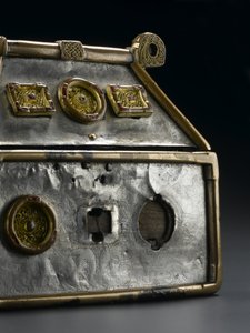 Monymuskin pyhäinjäännös, noin 800-luvulla jKr. (pronssi, hopea, puu, kupariseos, lasi, emali) tekijältä Scottish School