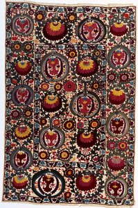 Susani, valkoista pellavaa silkeillä kirkkaissa sävyissä, n. 1900 (silkki ja pellava) tekijältä School Uzbek