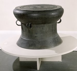 Rumpu, Dong Son -tyyli, 2.-1. vuosisadalla eKr. (pronssi) (katso myös 181009)