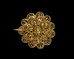 Pin, c. 1900 (kulta) tekijältä School Wolof
