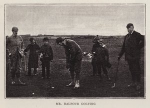Brittikonservatiivipoliitikko Arthur Balfour pelaa golfia (m/v kuva)