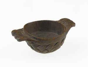 Quaich, kaksireunainen, puinen ylämaan kulho tai juoma-astia, n. 1700 (puu) tekijältä Scottish School