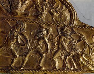 Art Scythian (Scythian tai Scythian sivilisaatio): maisemien pinnoitus kullalla esittäen kreikkalaisten taistelua barbaareja vastaan, 6. vuosisadalla eKr. Pietari, Eremitaaši