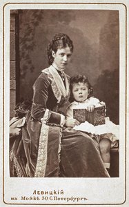 Tanskan keisarinna Maria Fjodorovna Dagmar 1847-1928 venäläisen pojan Nikolai Aleksandrovitšin kanssa,