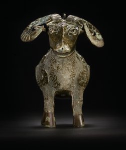 Rituaali pässin muotoinen viiniastia, Gong (pronssi) tekijältä Shang Dynasty Chinese School