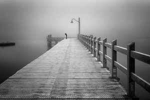 Misty Pier – Yksinäisyys tekijältä Shanrui Ren