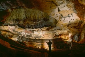 Härkien sali -yleisön kalsiittiseinät Lascaux
