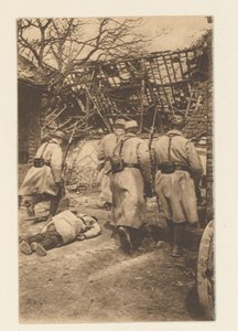 Arrasin taistelu (9. toukokuuta kesäkuuhun) oli saksalaisille erittäin verinen. (...) Tässä on jakso Neuvillen vangitsemisesta (...) (otsikko esineessä) 12 cartes postales illustrées de la Grande Guerre / Pochette No 2 (sarjan nimi objessa tekijältä Sémaphore