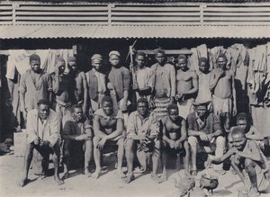 Ryhmä yhdisteessä (mv/w kuva) tekijältä South African Photographer