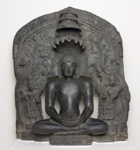 Jain Tirthankar Parshvanath käärmehupulla meditaatiossa (Dhyamudra), Karnatakasta, Intiasta (Kloriitti)