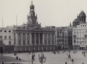 Cadiz: Plaza de Isabel II (m/w kuva)
