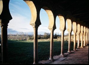 San Miguel de Escaladan kirkko, perustettu vuonna 913. tekijältä Spanish School