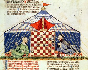 Fol.62v Kaksi arabia pelaamassa shakkia teltassa, pelien kirjasta, Shakki, nopat ja laudat, 1282 tekijältä Spanish School
