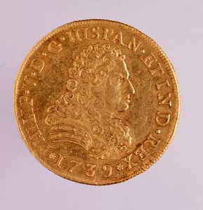 Kultainen kolikko (8 ecua) Espanjasta: Philip (Filippo tai Philippe) V:n hallituskausi (1700-1746). 1739 Halk. 3,6 cm Napoli, museo archeologico tekijältä Spanish School