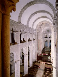 Katedraalin sisustus aloitettiin vuonna 1078 tekijältä Spanish School