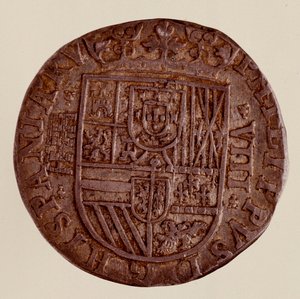 Hopeakolikko (8 realia) Espanjasta: Philip (Filippo tai Philippe) II:n hallituskausi (1556-1598). 1589 Halk. 3,5 cm Napoli, museo archeologico tekijältä Spanish School