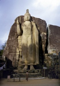 Avukanan suuri Buddha. Sri Lanka. 5. vuosisadalla.