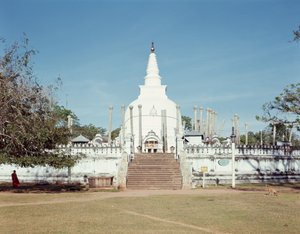 Näkymä Thuparama Dagoballe, Ruwanweli Seya tekijältä Sri Lankan School