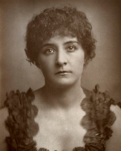 Julia Gwynne, brittiläinen oopperalaulaja ja näyttelijä, 1884